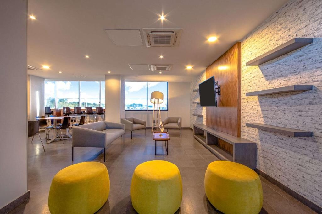 Comfort Inn Delicias shared lounge