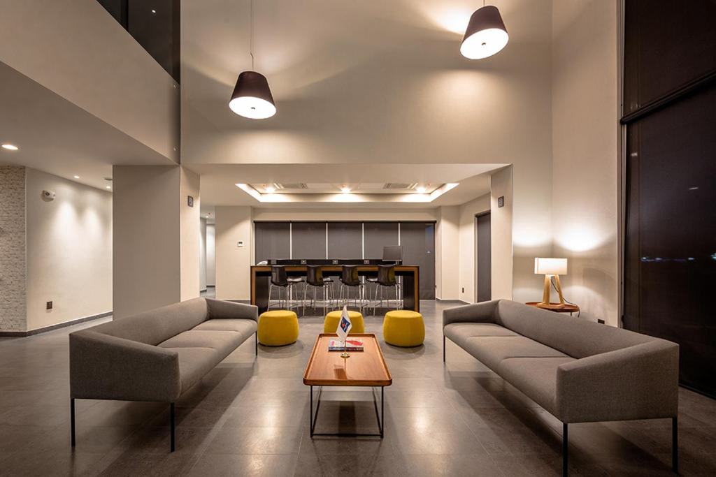 Comfort Inn Delicias lobby and lounge